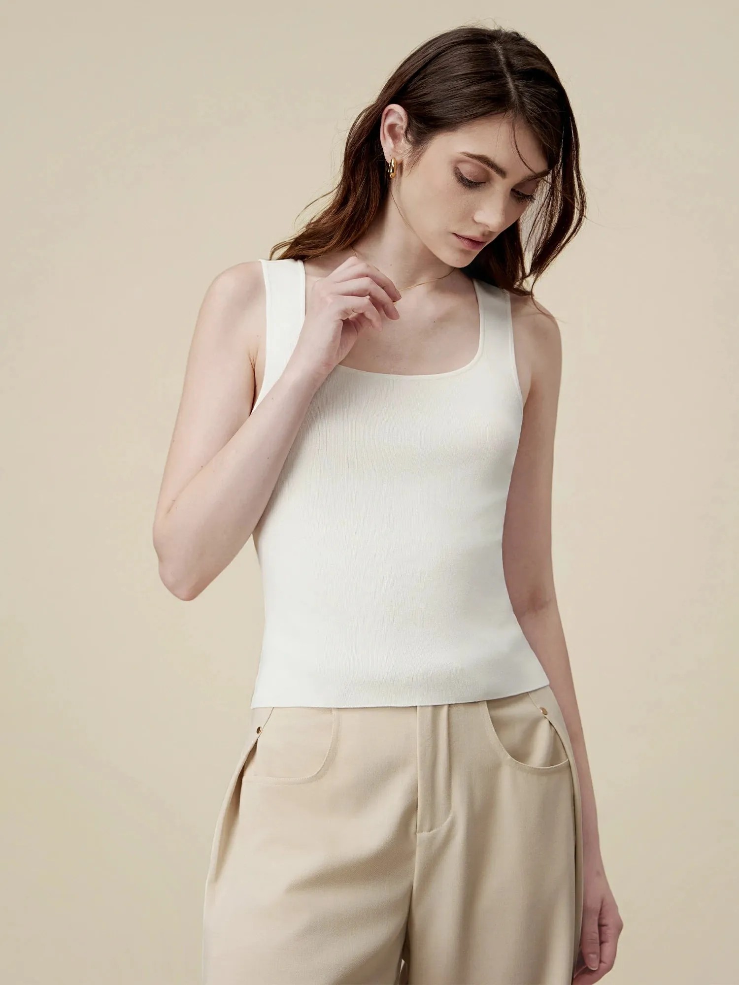 Amoretu Sleeveless Slim Fit Tank Tops
