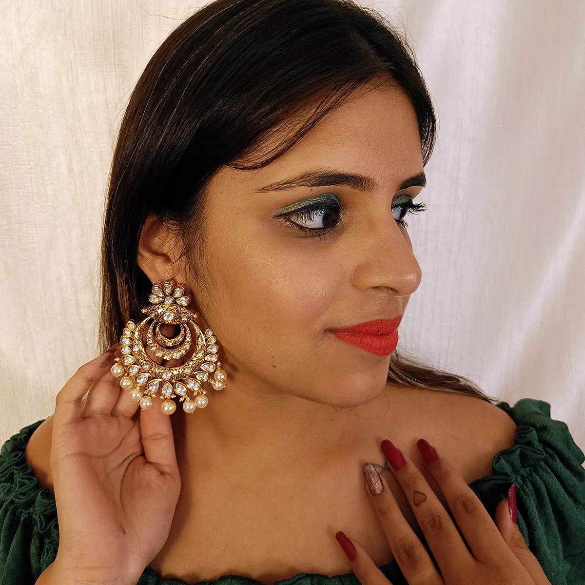 Gold Plated Beautifully Royal Kundan Beaded Earrings (E354)