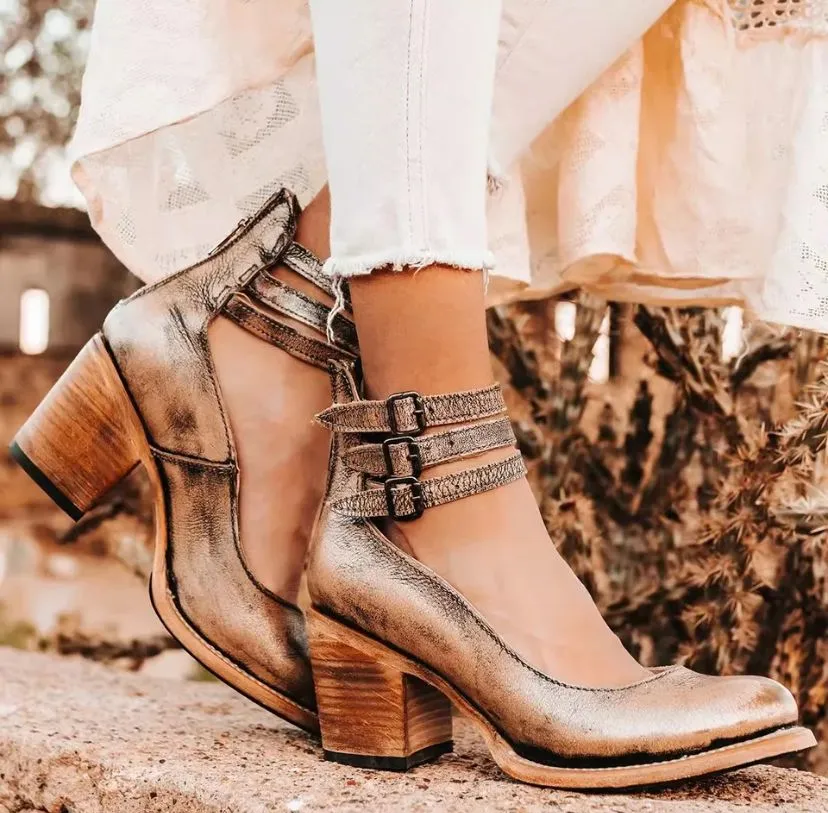 Sylis | Strapped Block Heel Shoes